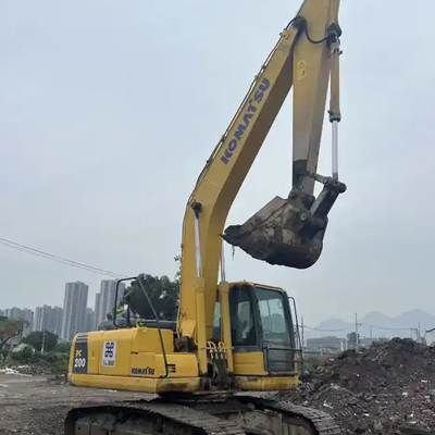 Umbau eines Komatsu-Baggers