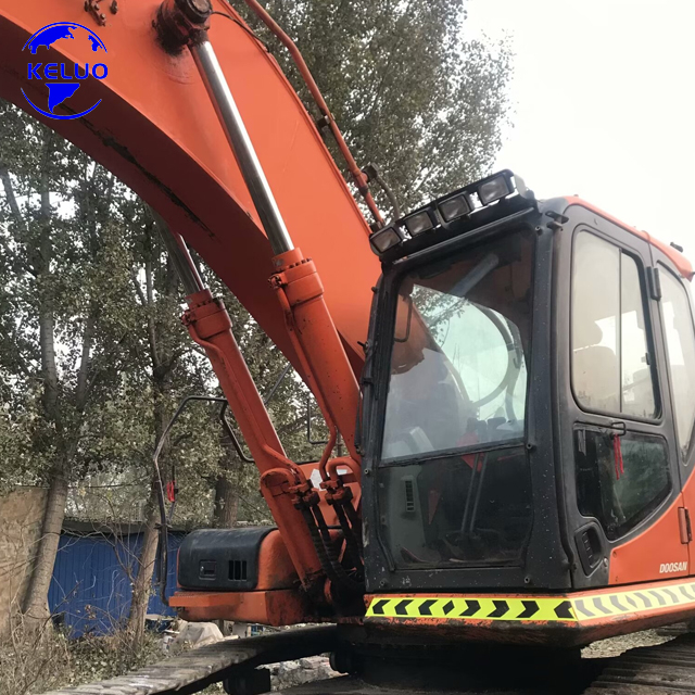 Gebrauchter Doosan DX380 Bagger